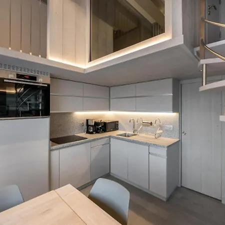 Appartement Renove Au Dernier Etage Avec Acces Pistes, 6 Personnes - Fr-1-563-65