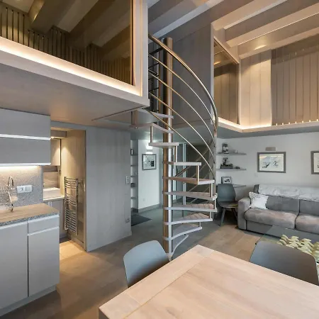 Appartement Renove Au Dernier Etage Avec Acces Pistes, 6 Personnes - Fr-1-563-65 * Courchevel