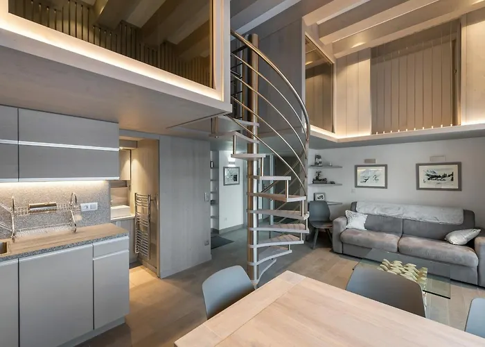 Appartement Renove Au Dernier Etage Avec Acces Pistes, 6 Personnes - Fr-1-563-65 * Courchevel